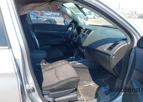 2017 Mitsubishi Outlander Sport 2.0 Es z USA, uszkodzony, nr VIN JA4AP3AU6HZ002856